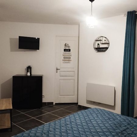 Appartement Avec Cour Plein Centre فوا المظهر الخارجي الصورة