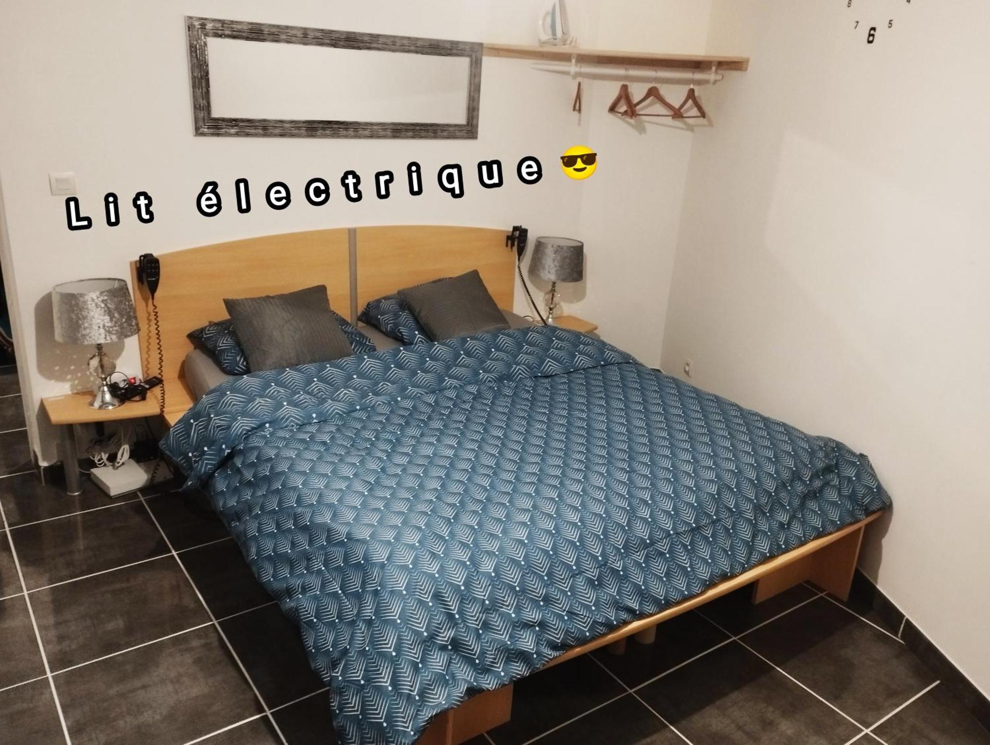 Appartement Avec Cour Plein Centre فوا المظهر الخارجي الصورة